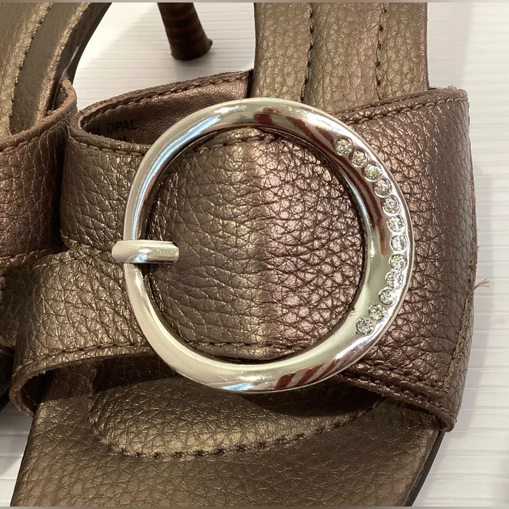 Dr. Scholl’s Leather Woman’s Sandals Slip on Shoes Size 8M Color Bronze Heel 2” - Picture 12 of 12